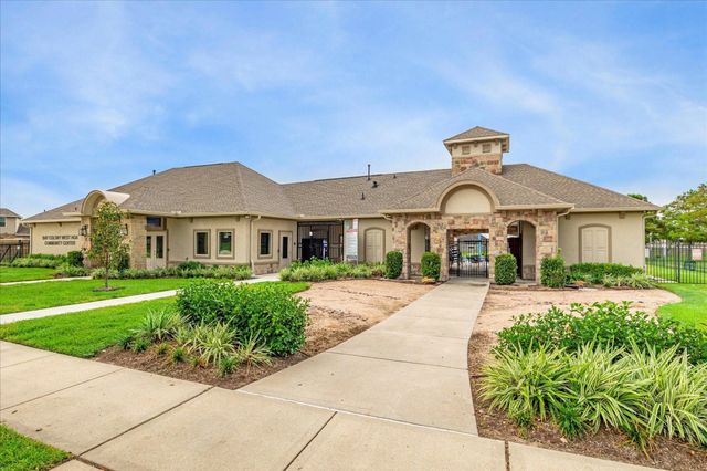 3039 Boxwood Springs Lane, Dickinson, TX 77539