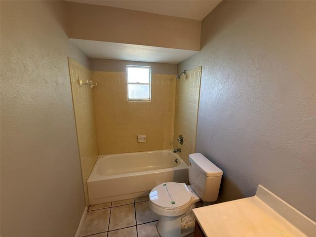 2024 BEL OMBRE CIRCLE, Lake Wales, FL 33898