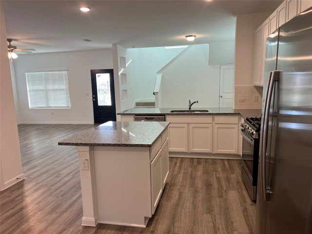 219 Tokalaun DR, Hutto, TX 78634