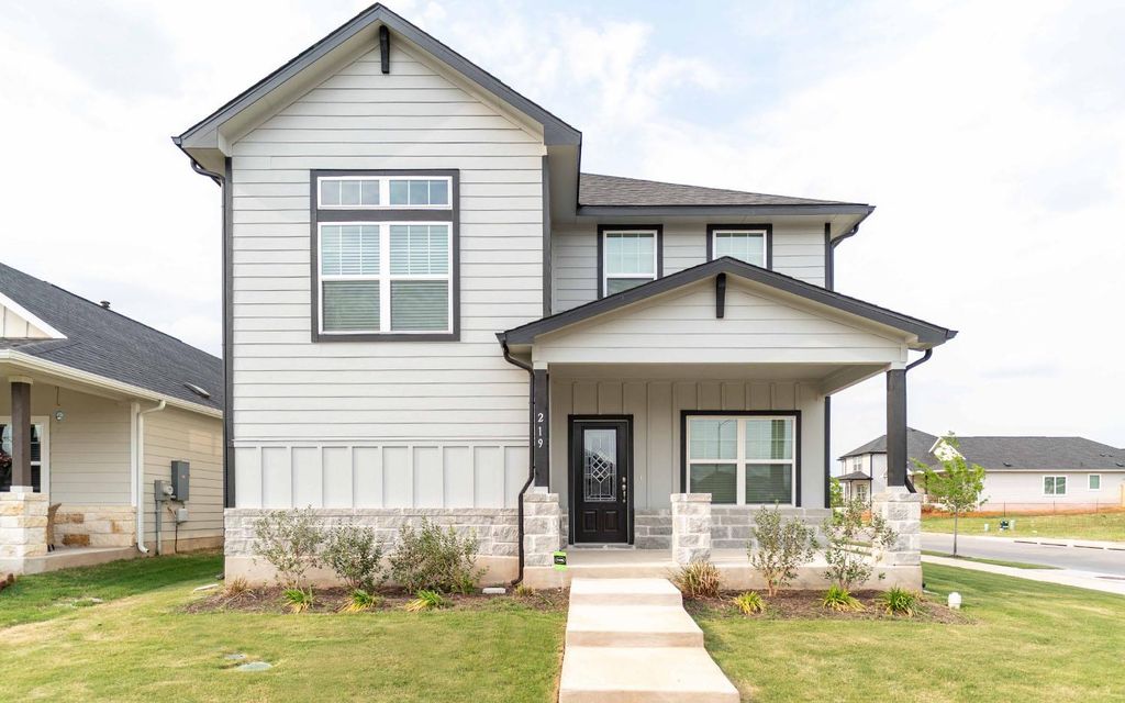 219 Tokalaun DR, Hutto, TX 78634
