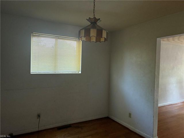 608 Edinburg AVE, Chesapeake, VA 23324