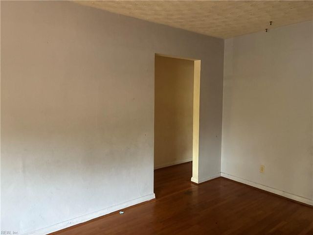 608 Edinburg AVE, Chesapeake, VA 23324