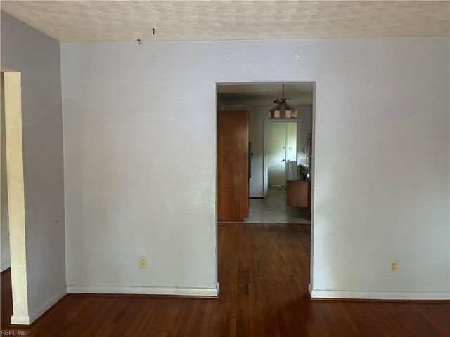 608 Edinburg AVE, Chesapeake, VA 23324