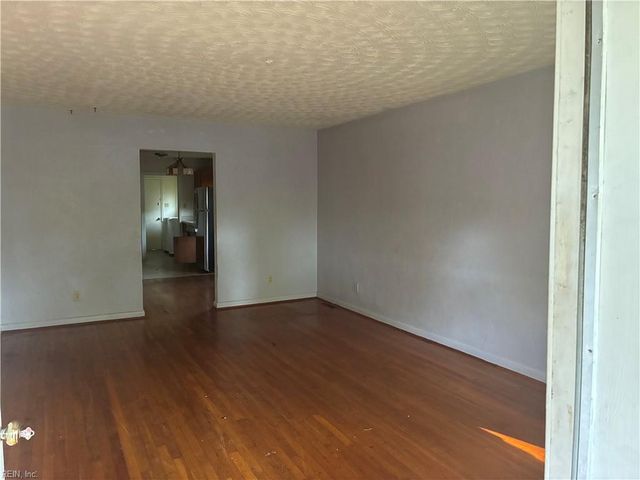 608 Edinburg AVE, Chesapeake, VA 23324