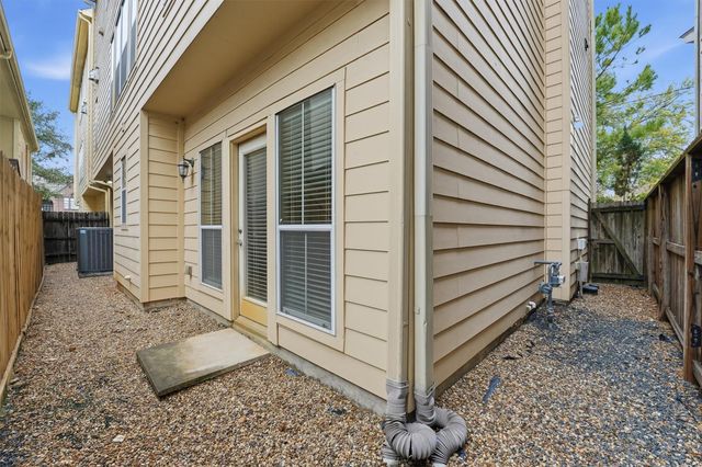 5523 Crooms Street, Houston, TX 77007