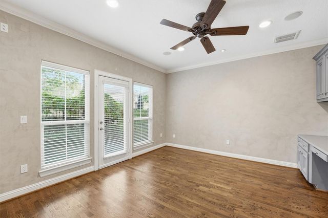 5523 Crooms Street, Houston, TX 77007