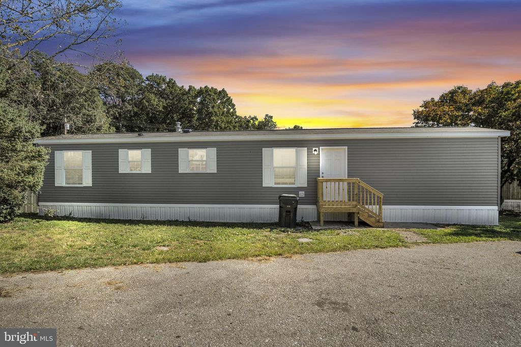 61 MOBILE DR, Thomasville, PA 17364
