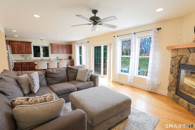 35 Walnut Street, Newington, CT 06111