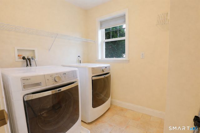 35 Walnut Street, Newington, CT 06111