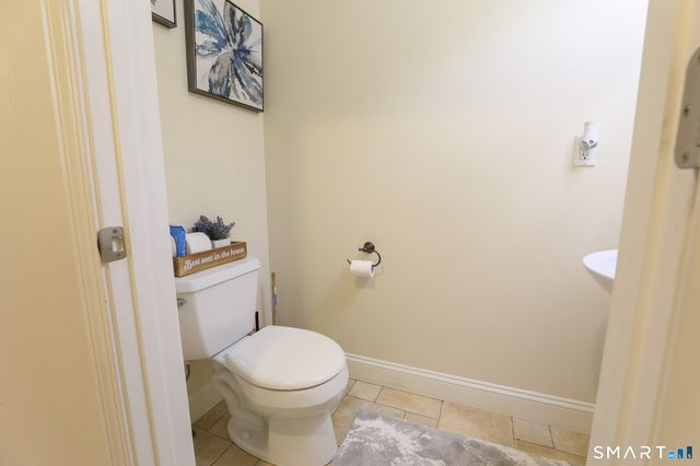 35 Walnut Street, Newington, CT 06111