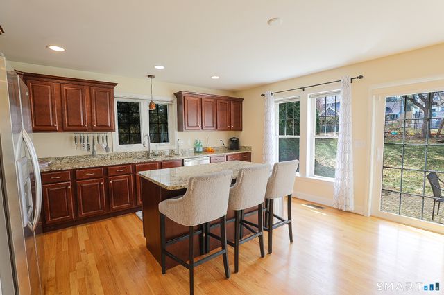 35 Walnut Street, Newington, CT 06111