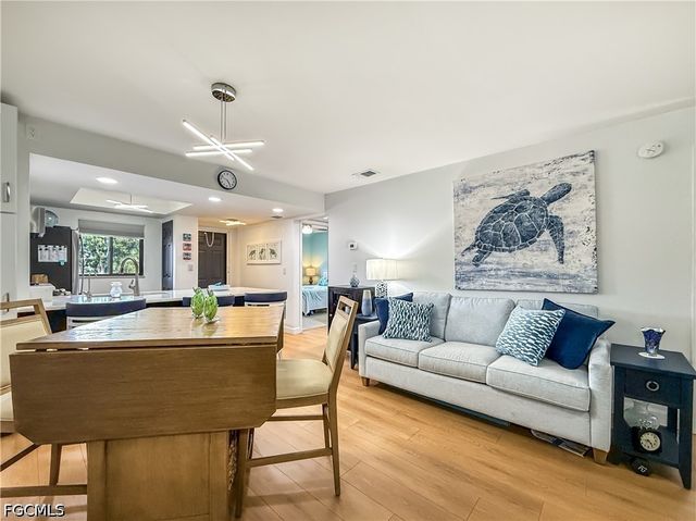 4790 Cleveland AVE 2007, Fort Myers, FL 33907