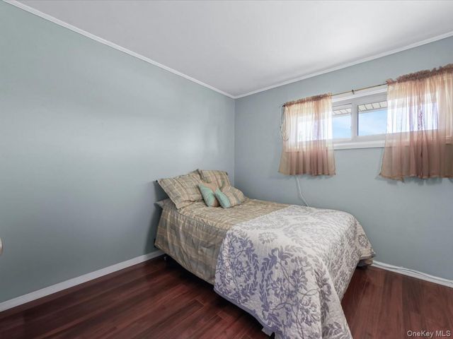 11 Hewitt Street, Hicksville, NY 11801