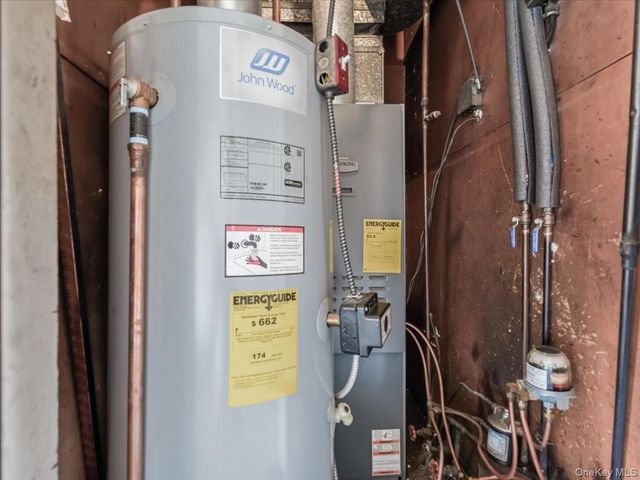 11 Hewitt Street, Hicksville, NY 11801