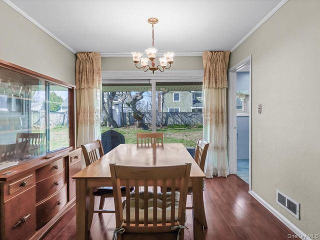 11 Hewitt Street, Hicksville, NY 11801