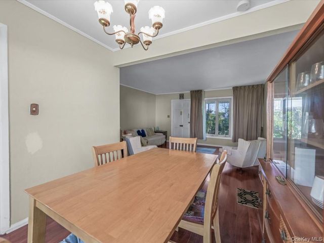 11 Hewitt Street, Hicksville, NY 11801