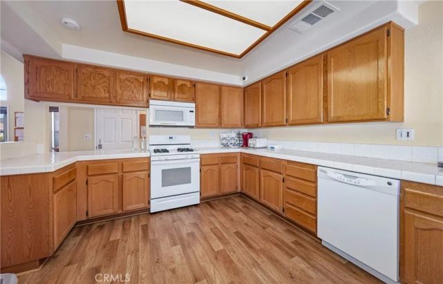 817 Perla Court, San Jacinto, CA 92583