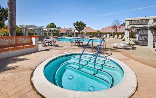 817 Perla Court, San Jacinto, CA 92583