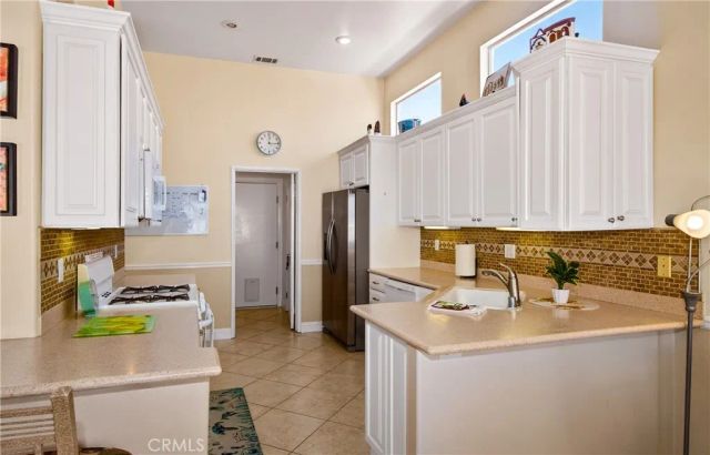 817 Perla Court, San Jacinto, CA 92583