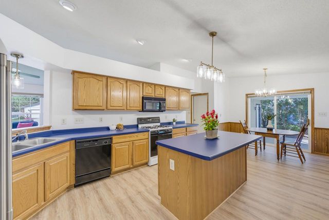 9260 S 44th STREET, Franklin, WI 53132