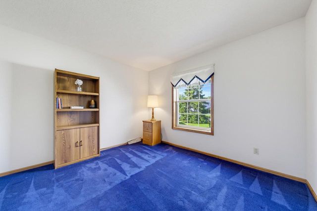 9260 S 44th STREET, Franklin, WI 53132
