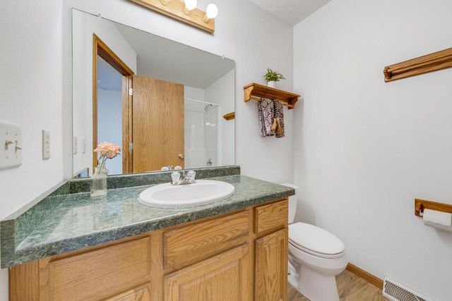 9260 S 44th STREET, Franklin, WI 53132