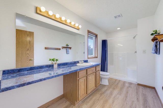 9260 S 44th STREET, Franklin, WI 53132