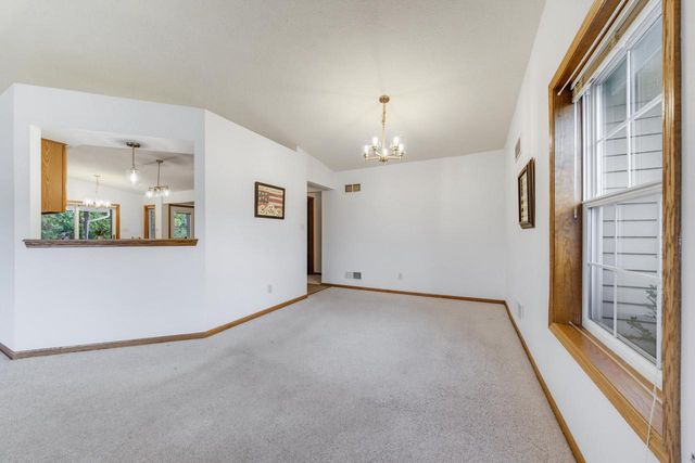 9260 S 44th STREET, Franklin, WI 53132