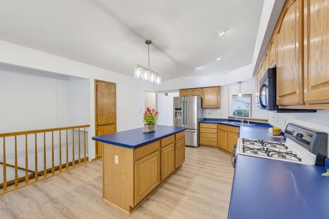 9260 S 44th STREET, Franklin, WI 53132