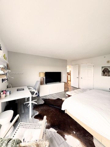 3000 Coral Way 703, Miami, FL 33145