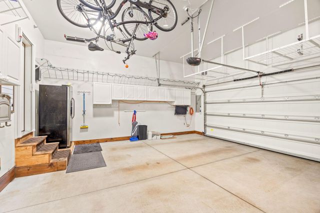 7745 Madelyn Creek Drive, Victoria, MN 55386