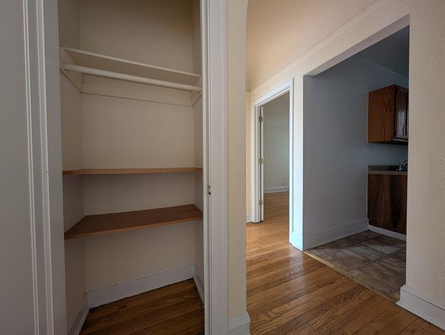 2948 N Albany Avenue 1W, Chicago, IL 60618