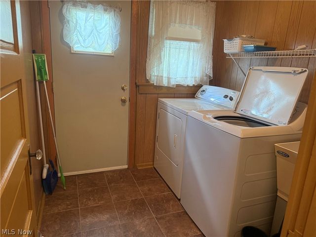 460 Whipple Avenue, Campbell, OH 44405
