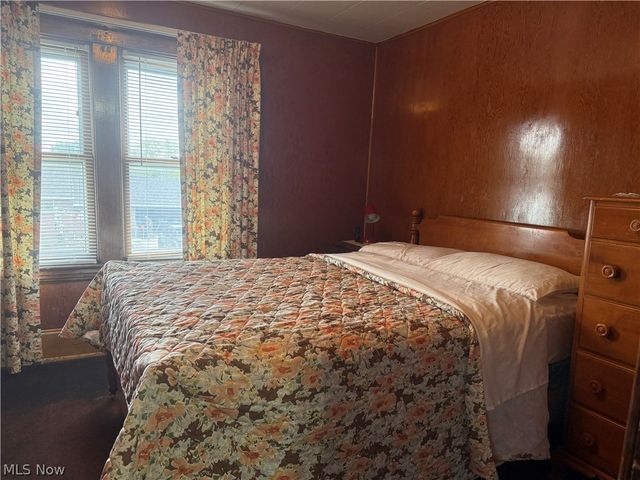 460 Whipple Avenue, Campbell, OH 44405