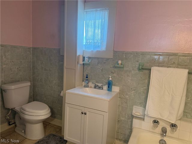 460 Whipple Avenue, Campbell, OH 44405