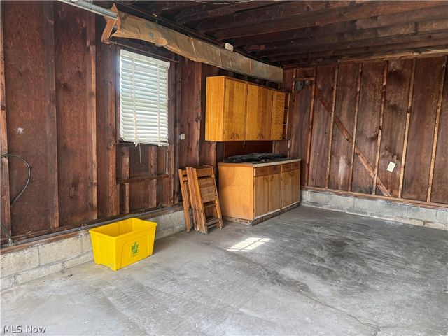 460 Whipple Avenue, Campbell, OH 44405