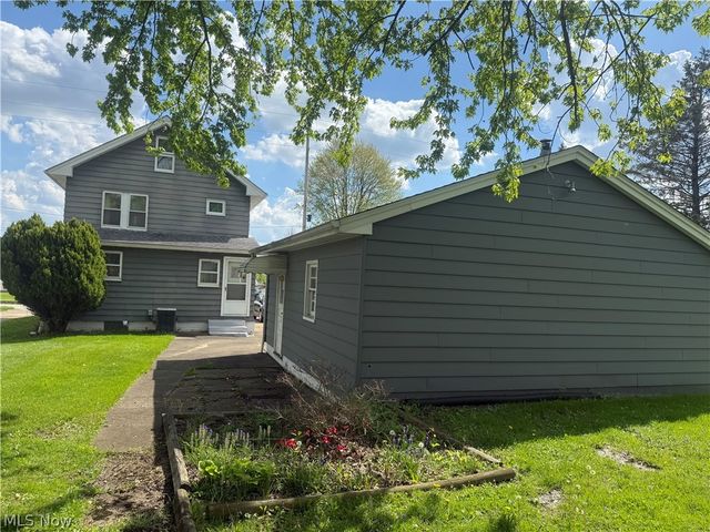 460 Whipple Avenue, Campbell, OH 44405