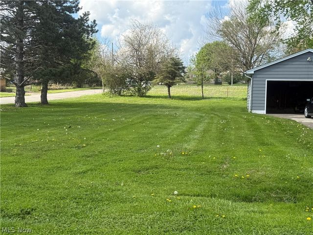 460 Whipple Avenue, Campbell, OH 44405