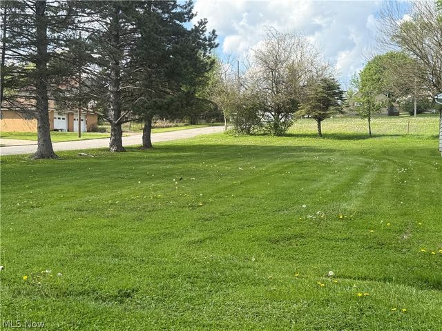 460 Whipple Avenue, Campbell, OH 44405