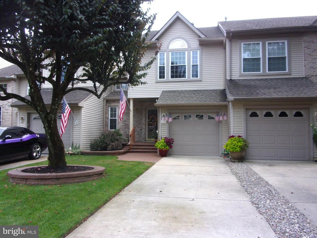 52 SMOKEY RUN DR, Berlin, NJ 08009