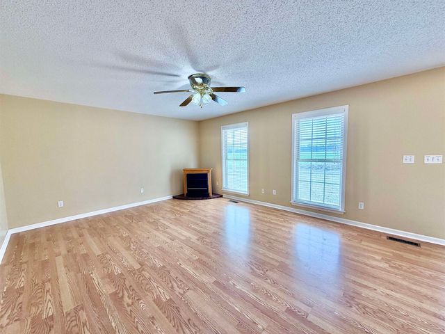 1086 SLOAN RD, Burlison, TN 38015