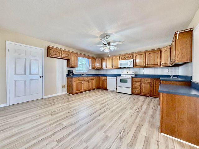 1086 SLOAN RD, Burlison, TN 38015