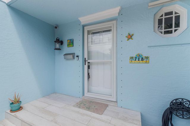 718 Rider Road, Boynton Beach, FL 33435