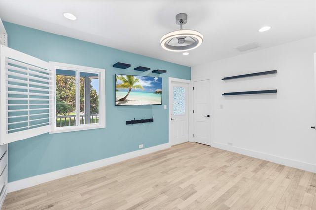 718 Rider Road, Boynton Beach, FL 33435
