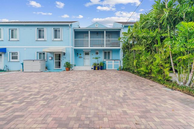 718 Rider Road, Boynton Beach, FL 33435