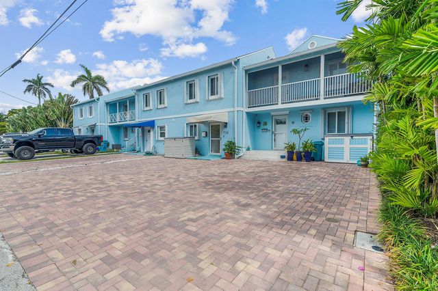 718 Rider Road, Boynton Beach, FL 33435