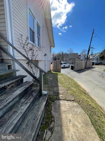 3027 YOST PL NE, Washington, DC 20018
