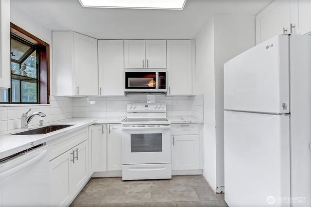 1318 S 82nd Street, Tacoma, WA 98408
