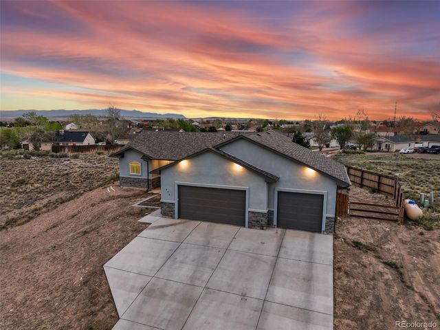 171 W Legend Drive, Pueblo West, CO 81007
