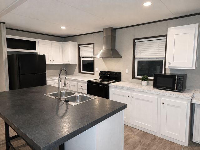 500 Captains Cutt Road, Oak Ridge, TX 76240